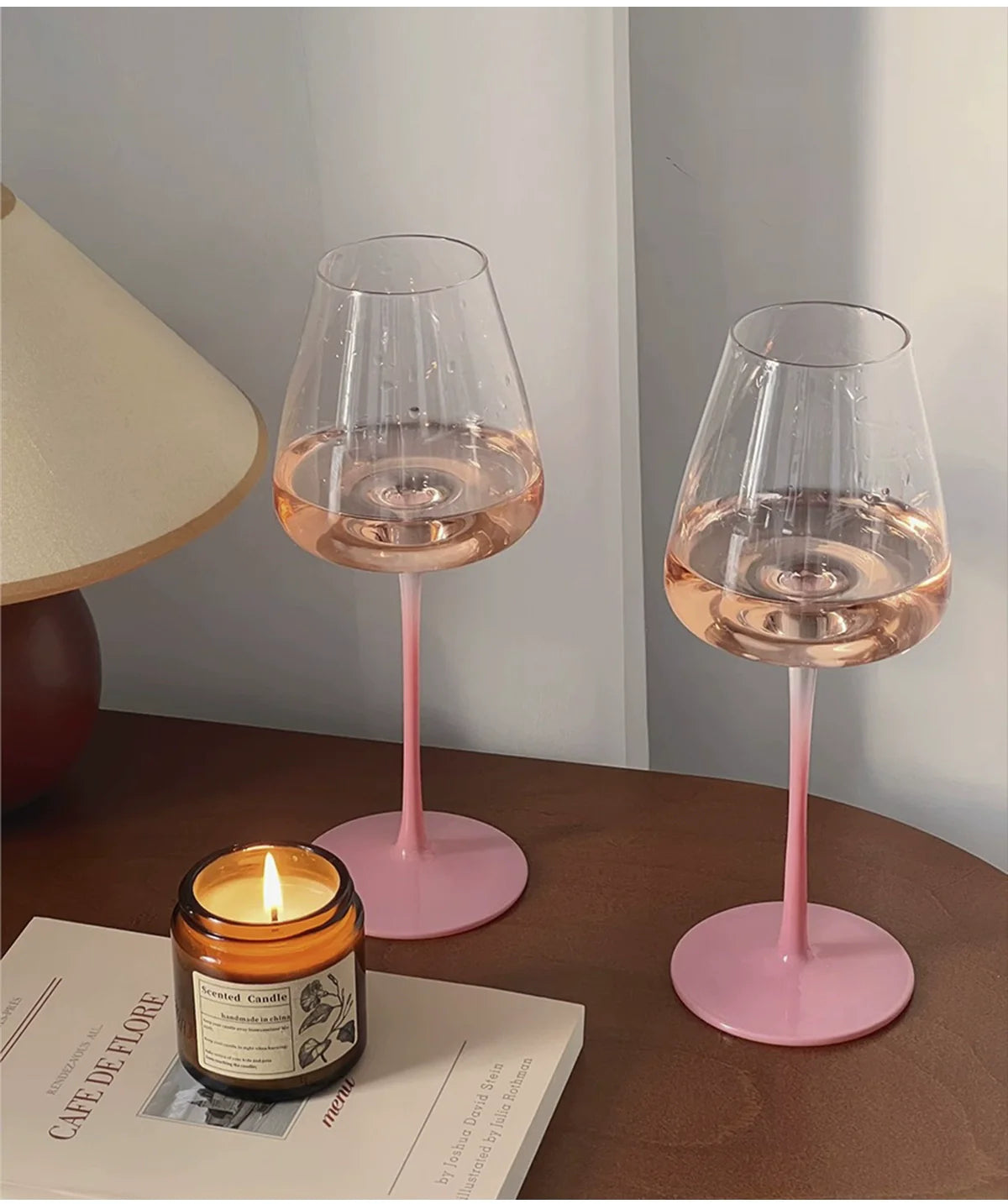 Gradual change of powder French goblet wine glass